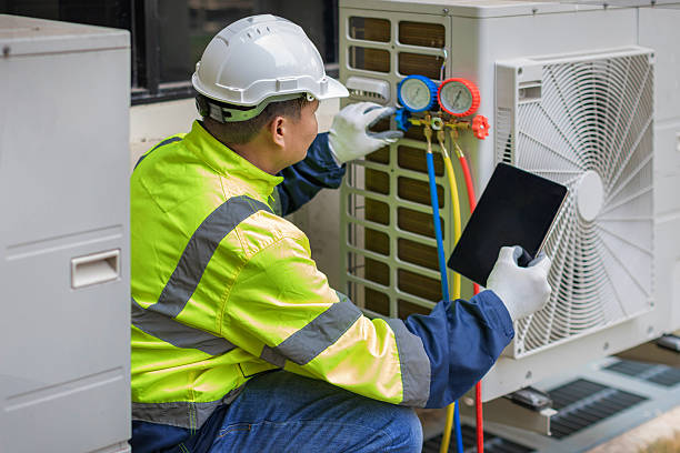 Professional Ductwork Repair technician working in Britt, IA